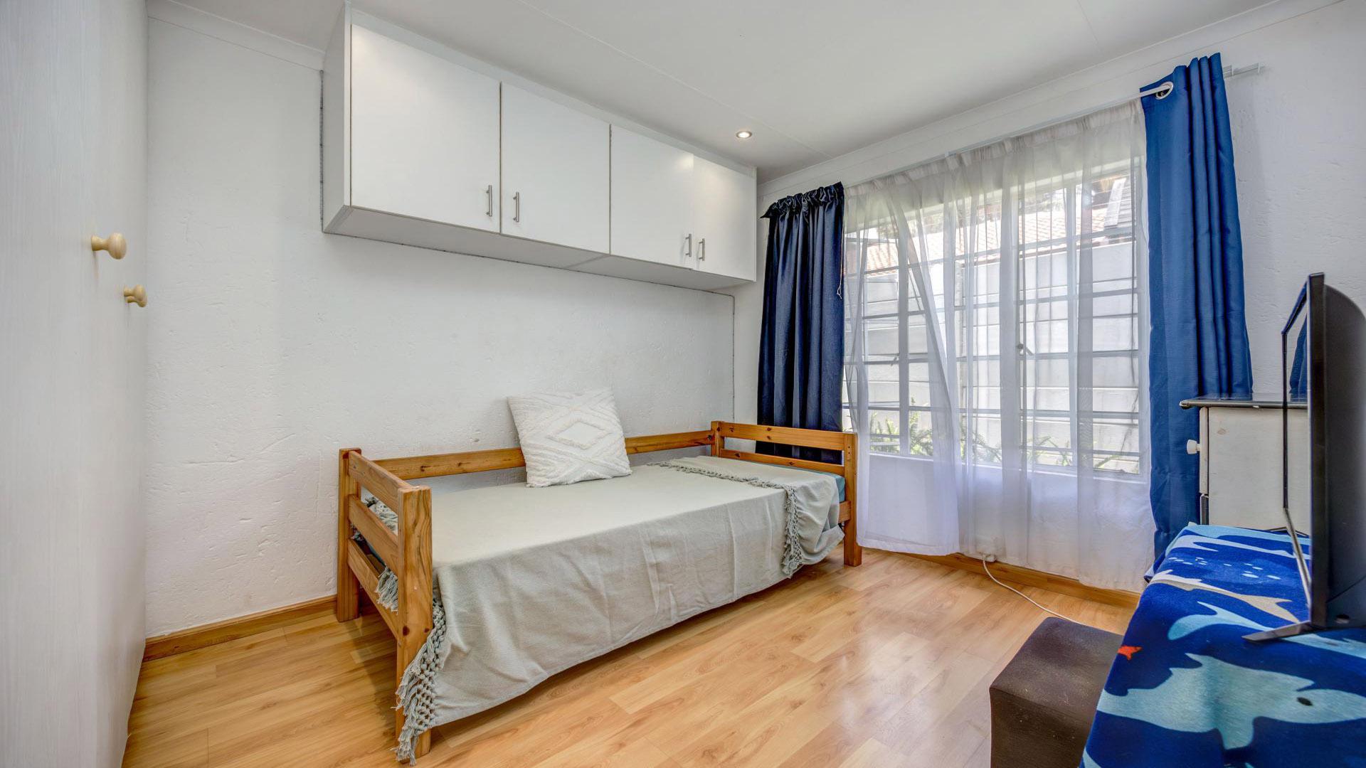 Bed Room 2 of property in Fairlands