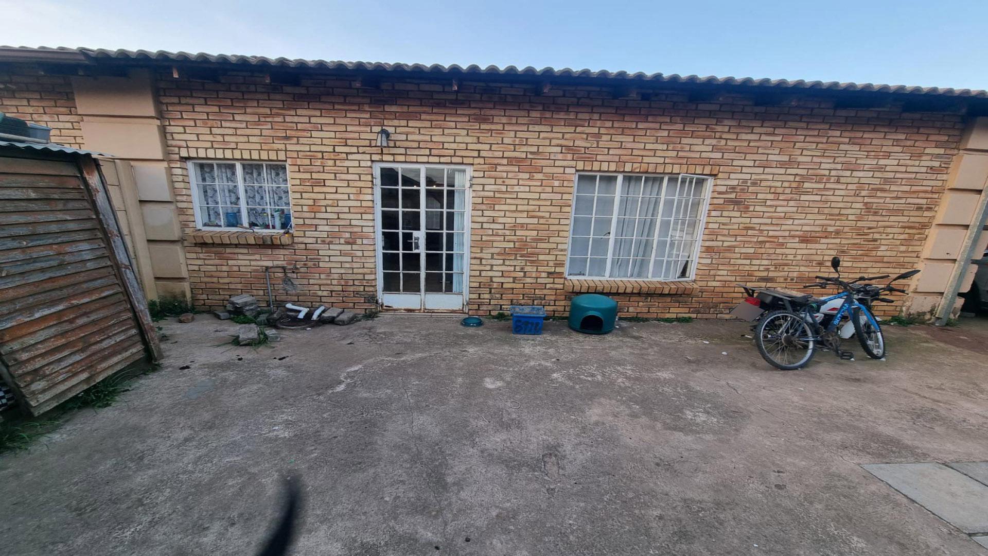 Backyard of property in Robinpark