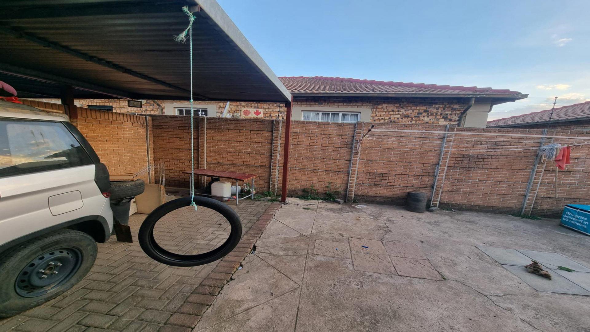 Backyard of property in Robinpark