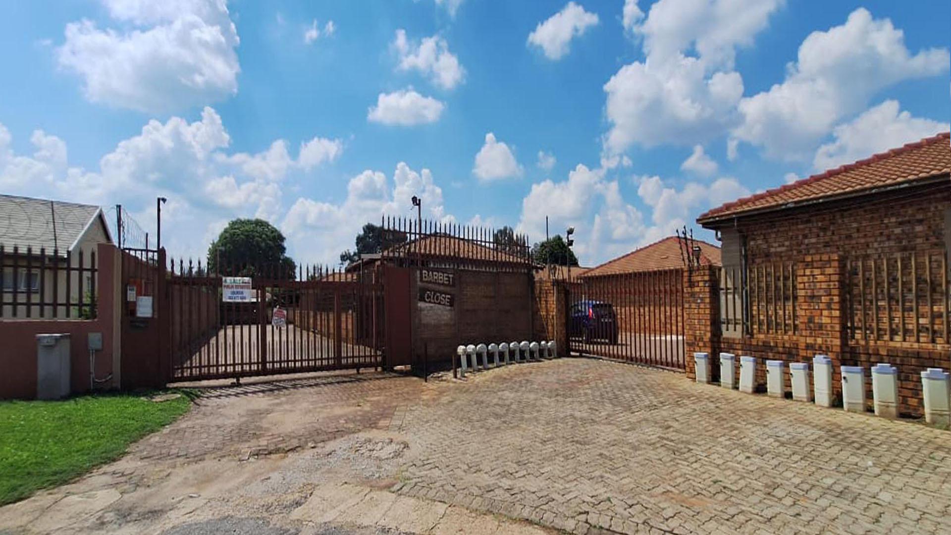 Front View of property in Robinpark