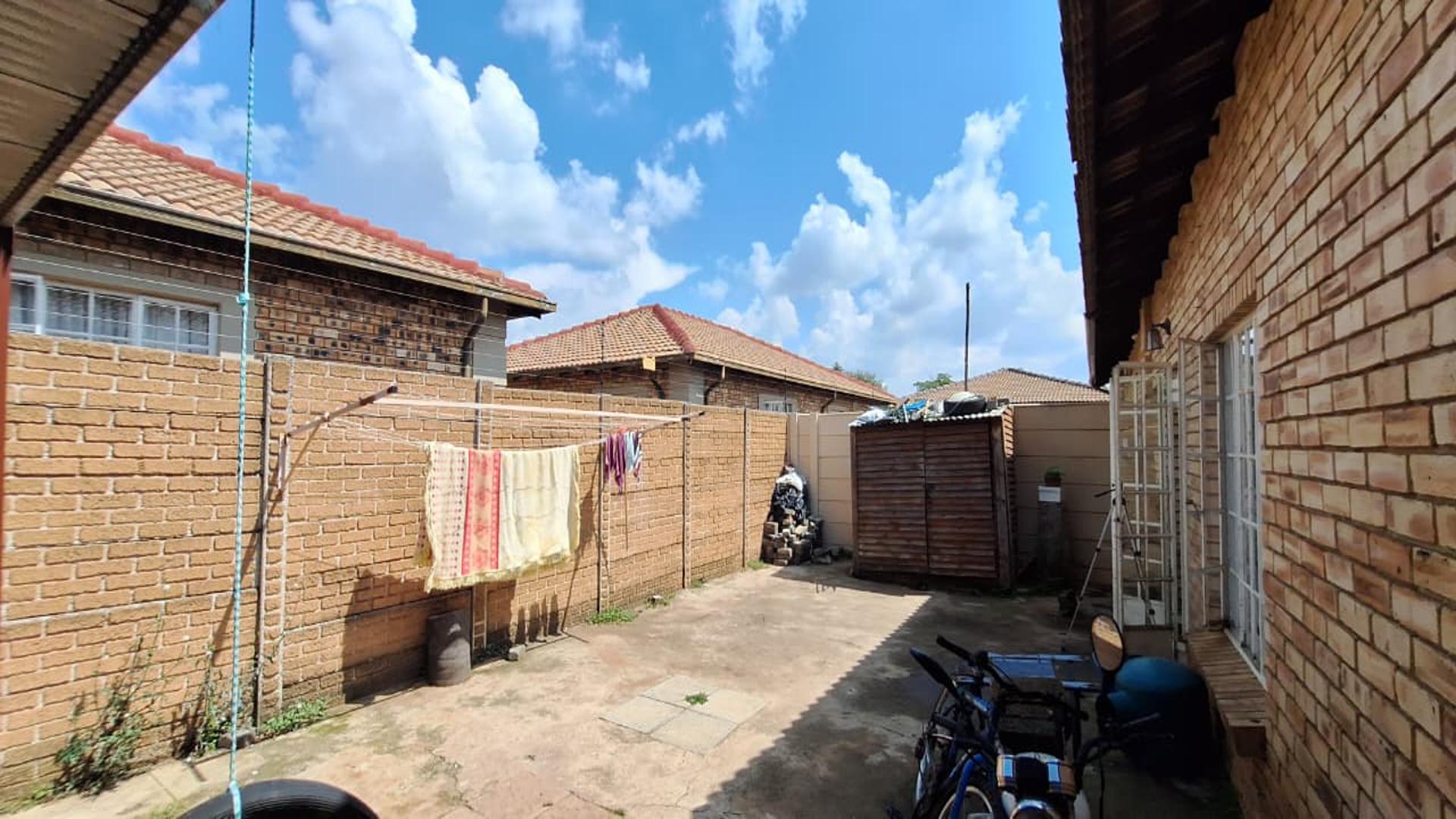 Backyard of property in Robinpark