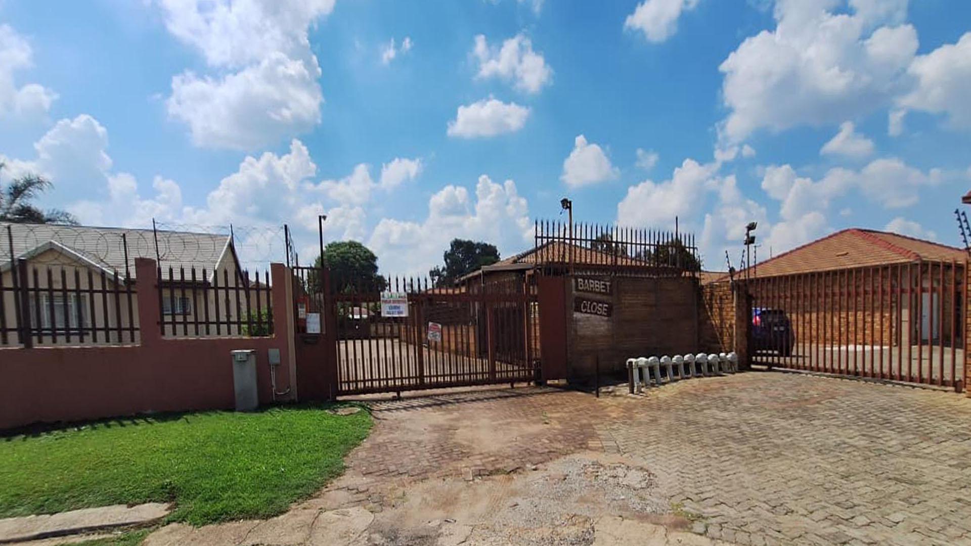 Front View of property in Robinpark