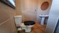 Bathroom 2 of property in Robinpark