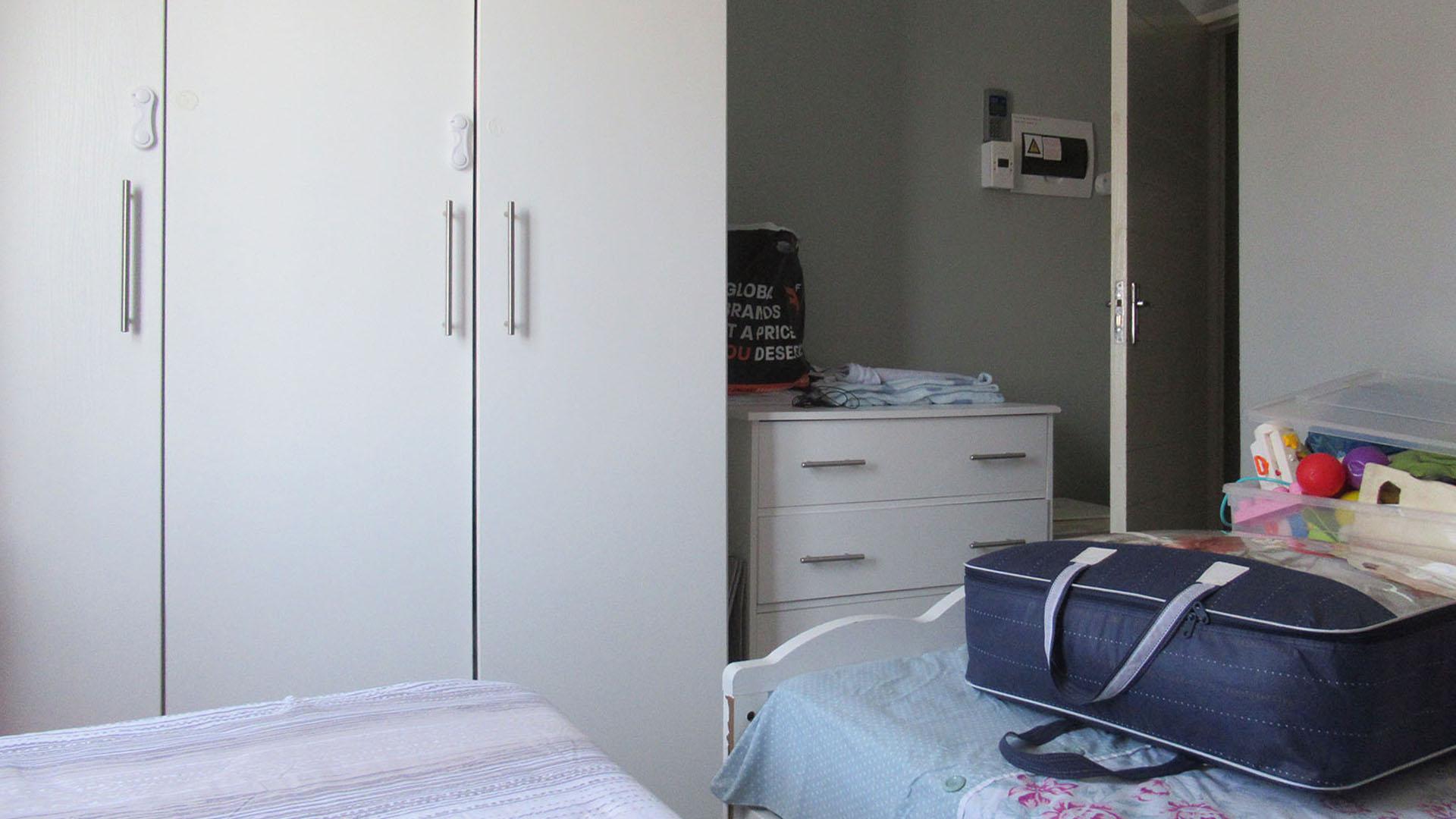 Bed Room 1 - 9 square meters of property in Terenure