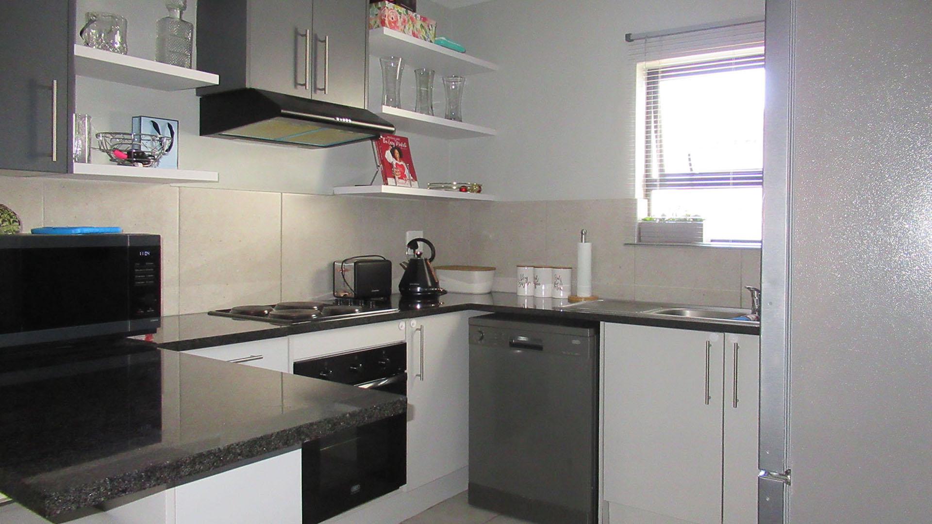 Kitchen - 8 square meters of property in Terenure