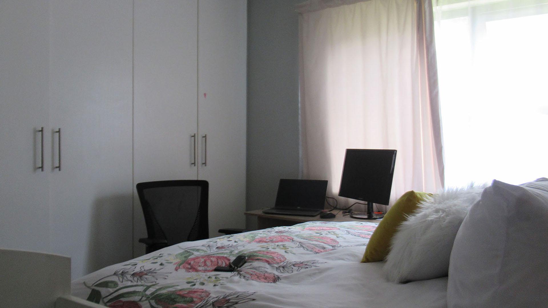 Main Bedroom - 13 square meters of property in Terenure