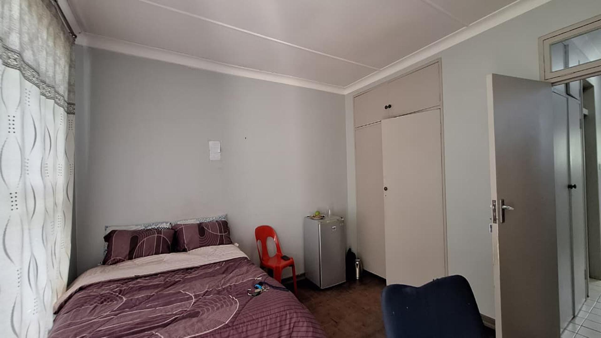 Bed Room 2 - 18 square meters of property in Windsor