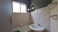 Bathroom 1 - 5 square meters of property in Windsor