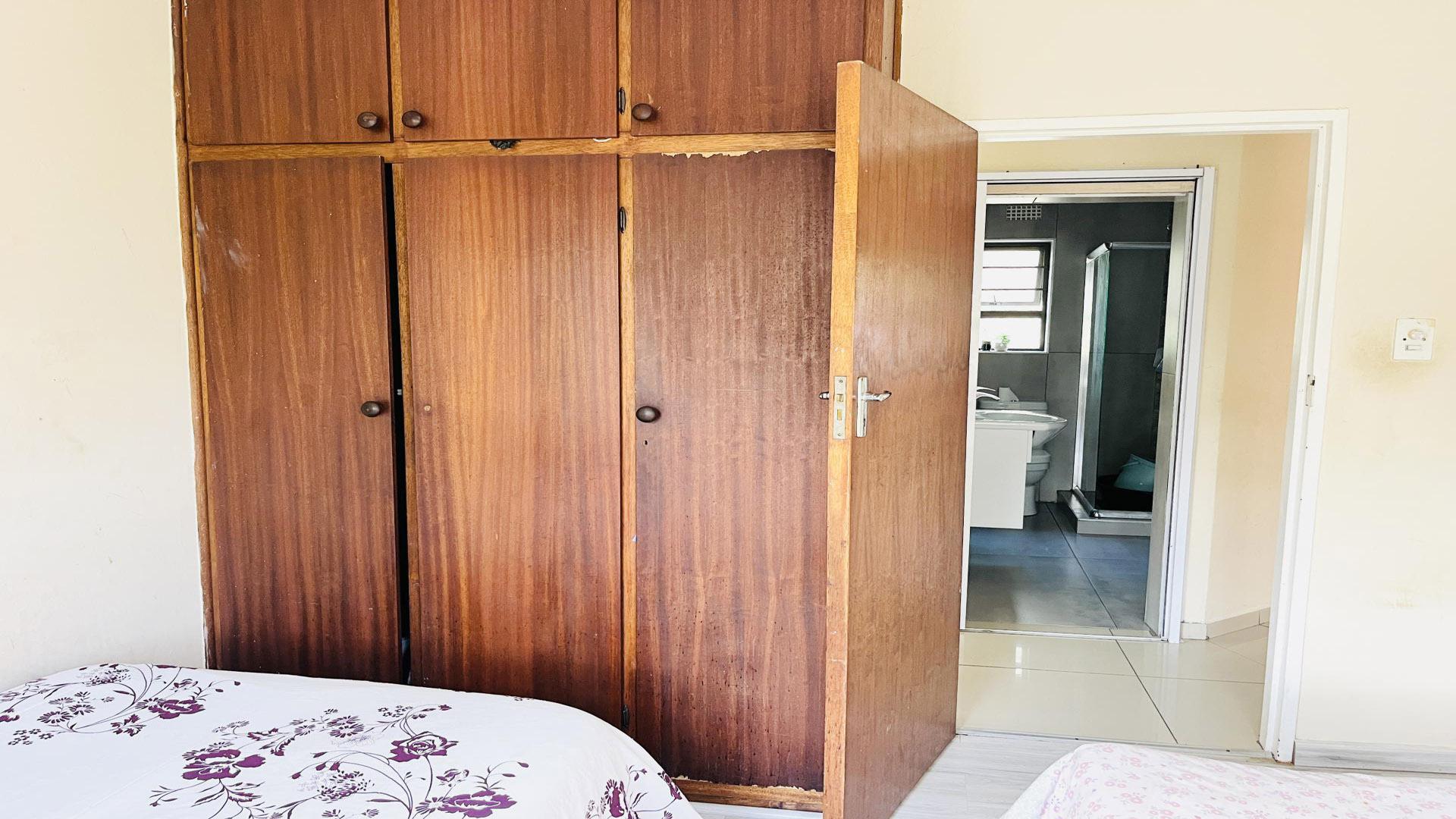 Bed Room 2 of property in Blue Bend