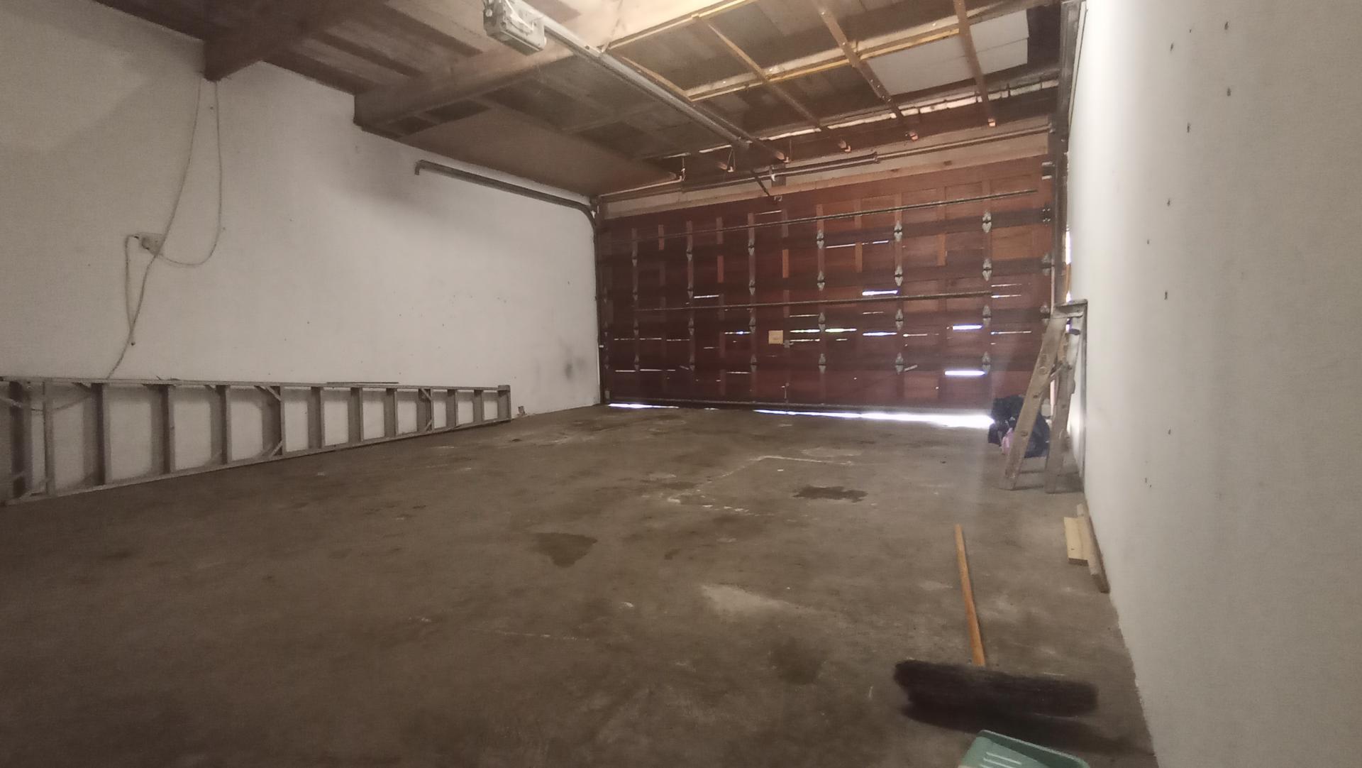 Garage of property in Chiltern Hills