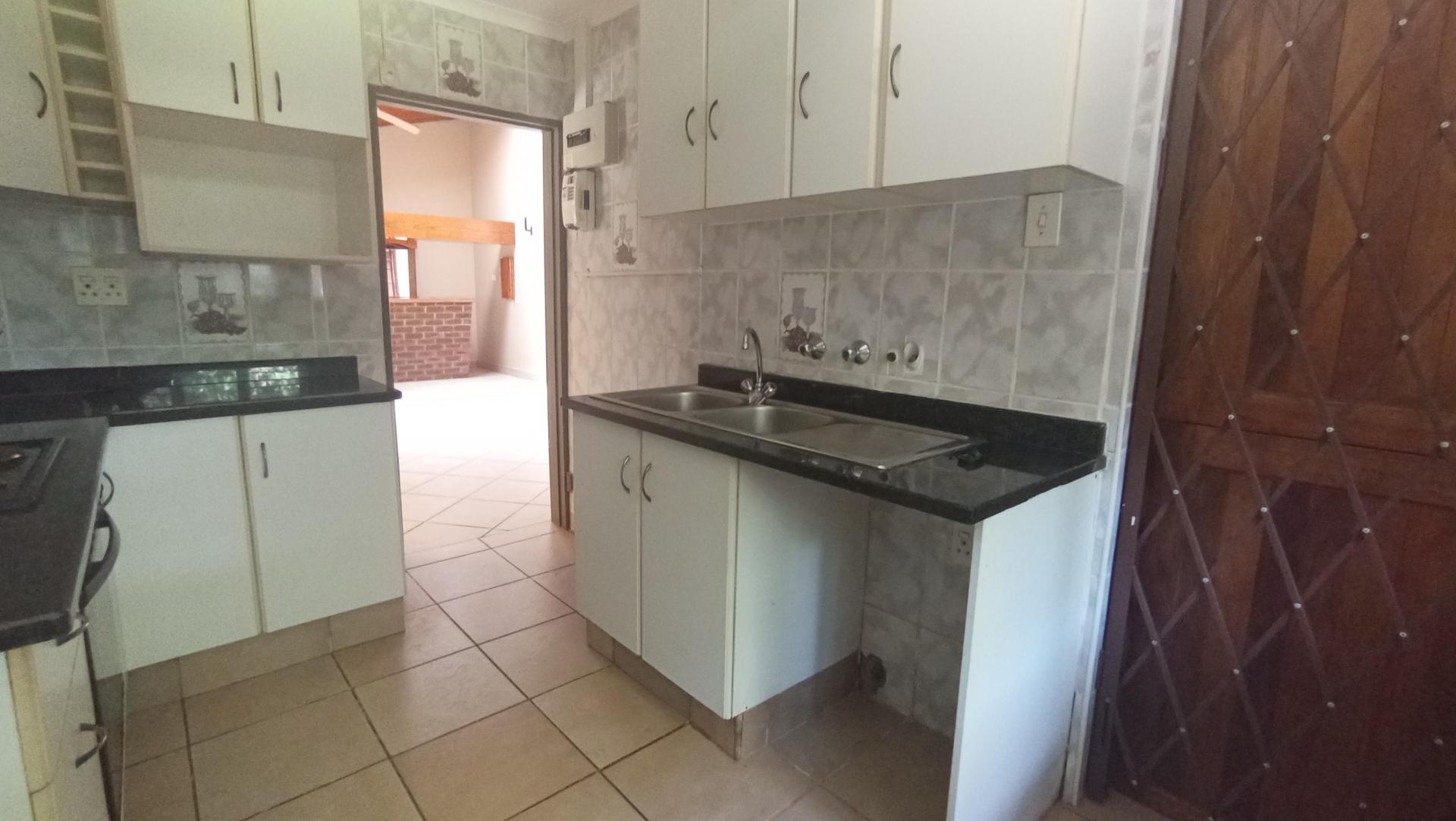 Kitchen - 22 square meters of property in Chiltern Hills