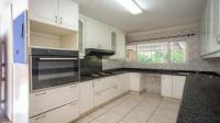 Kitchen of property in Chiltern Hills