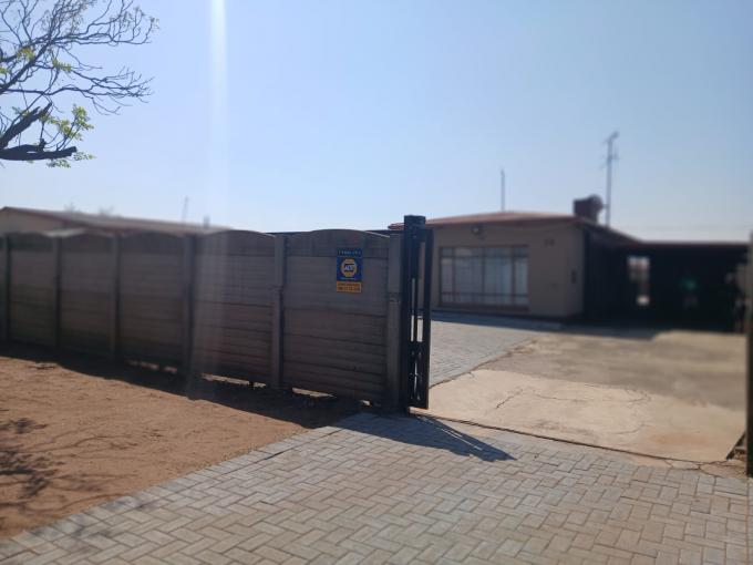 4 Bedroom House for Sale For Sale in Homer - MR704875