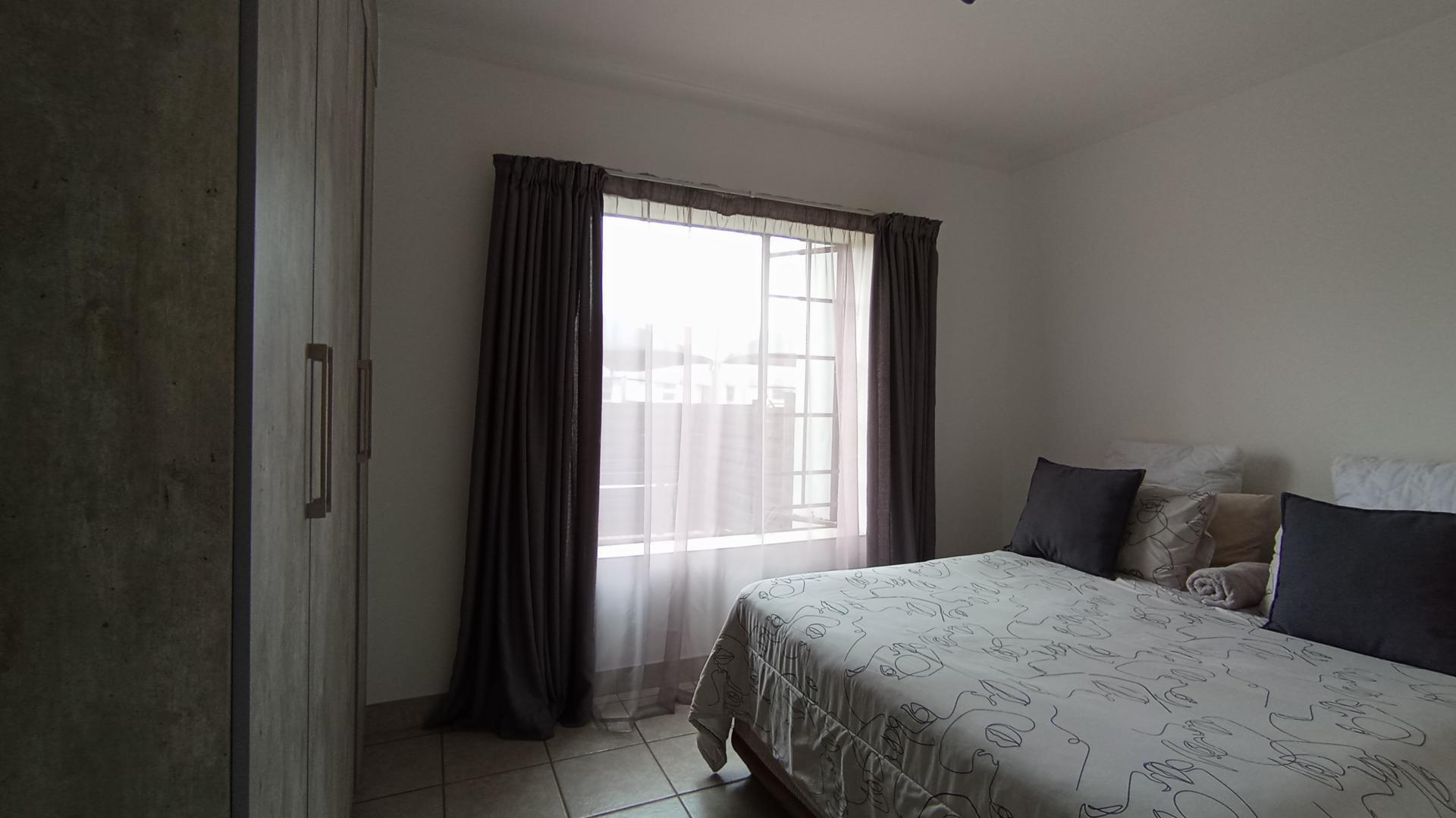 Bed Room 3 - 12 square meters of property in Monavoni