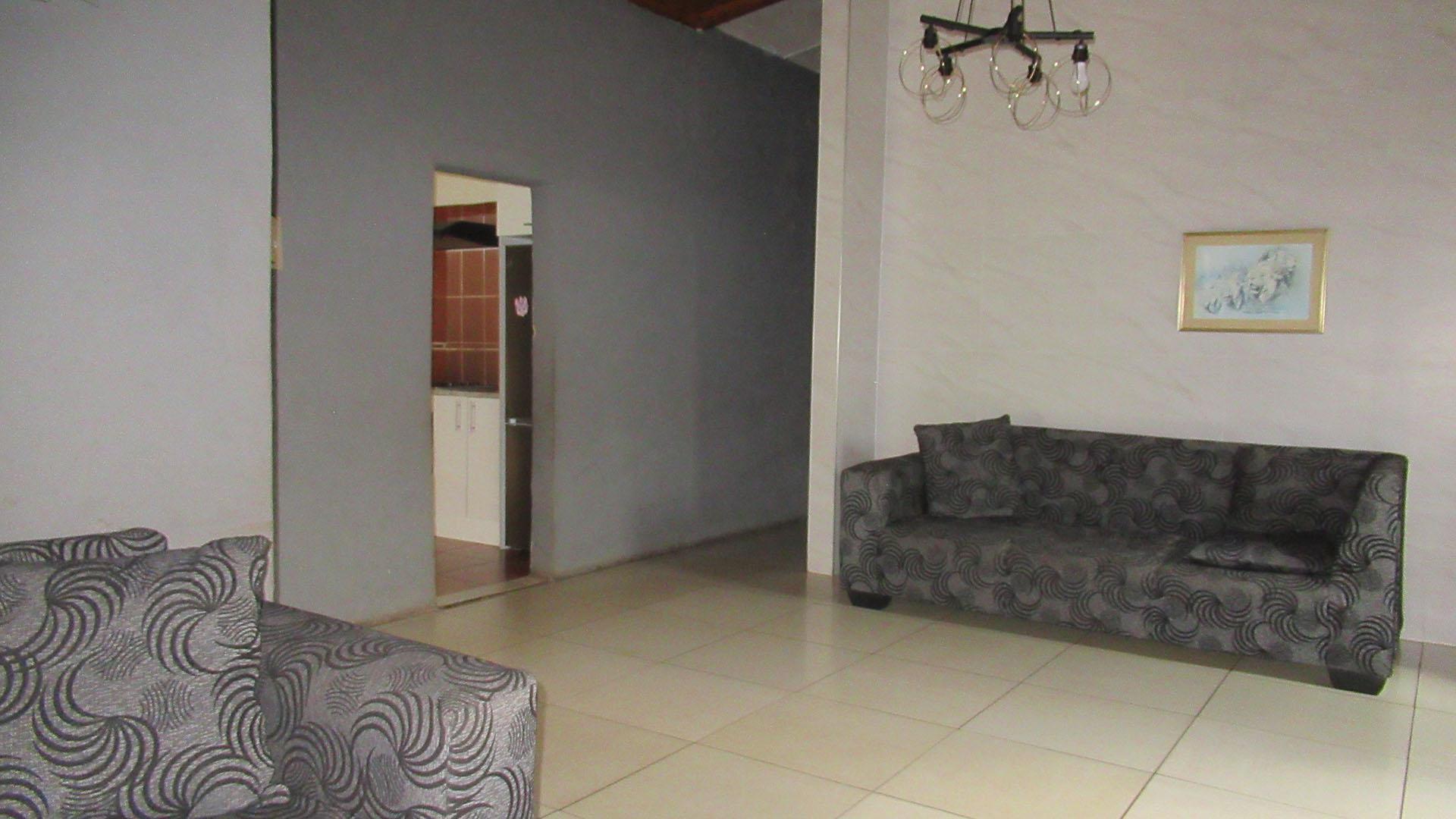 Lounges - 27 square meters of property in Sophiatown
