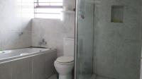 Bathroom 1 - 4 square meters of property in Sophiatown