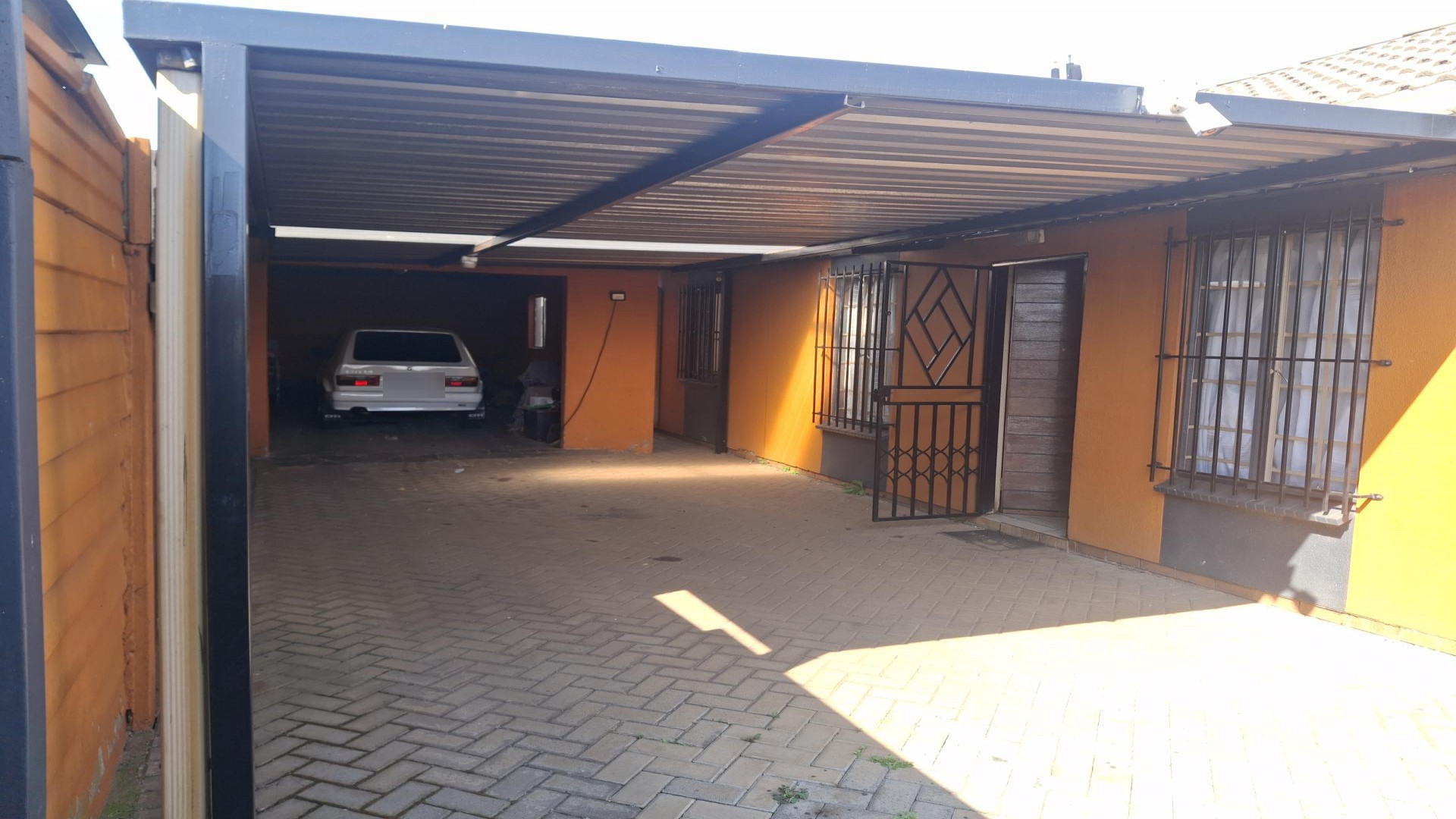 Carport  - 33 square meters of property in Watervalspruit (Vaal)