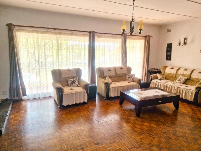 4 Bedroom House for Sale For Sale in Queenswood - MR704917