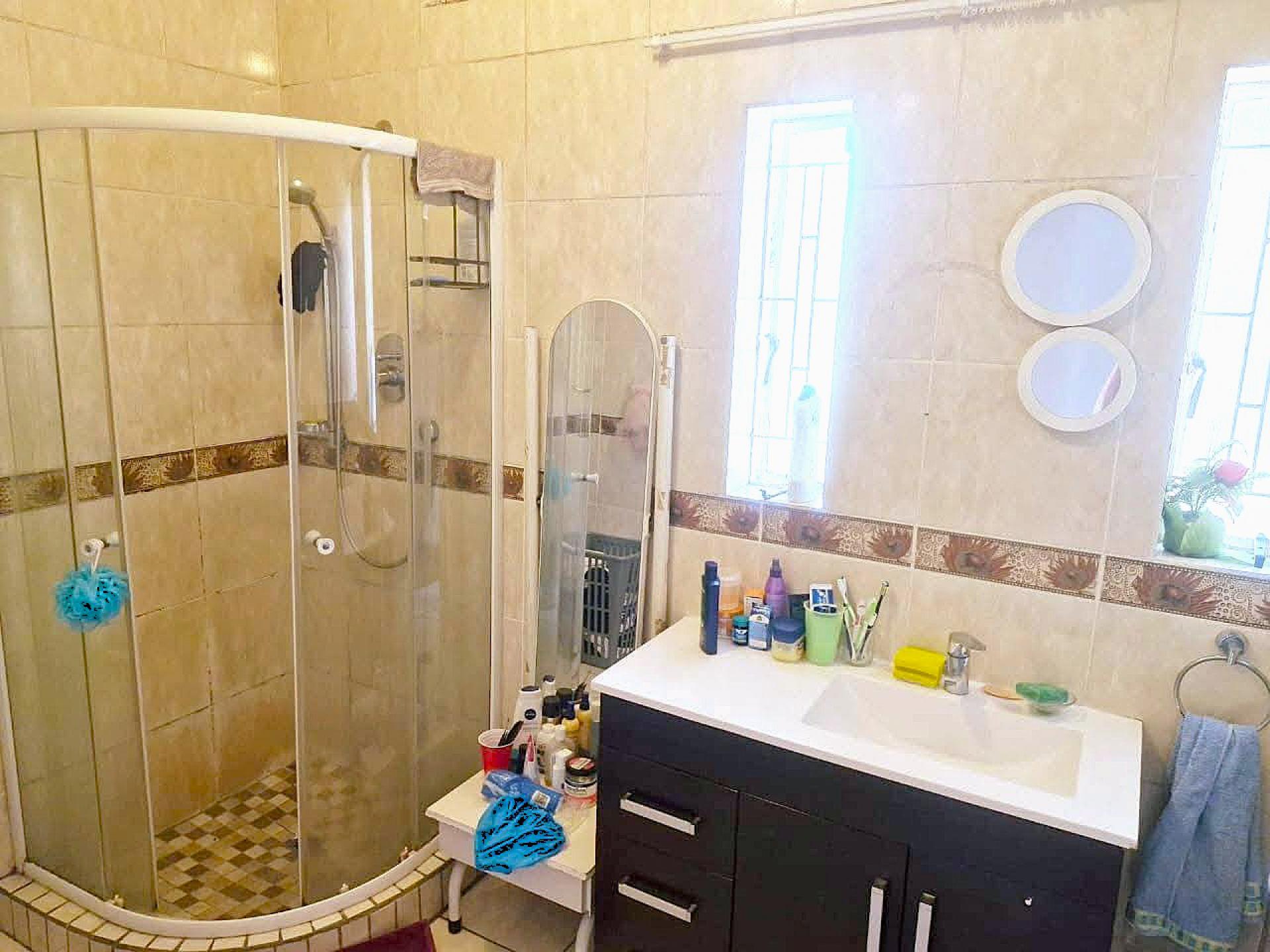  of property in Queenswood