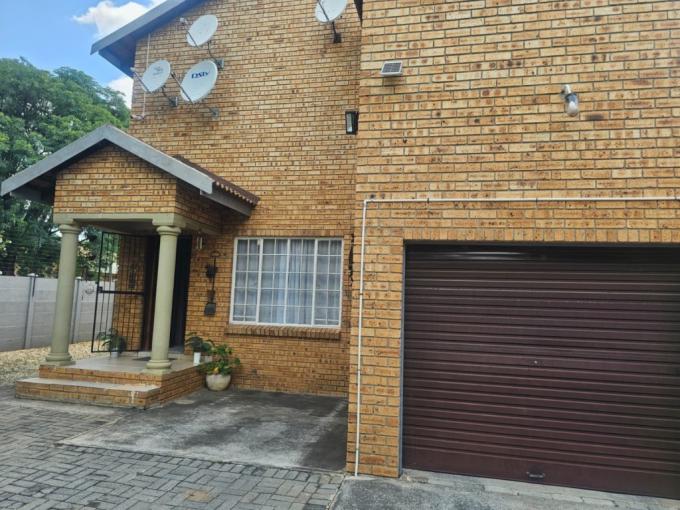 3 Bedroom Simplex for Sale For Sale in Rustenburg - MR704949