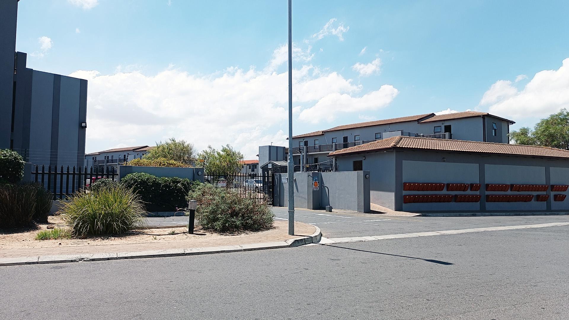 Front View of property in Parklands