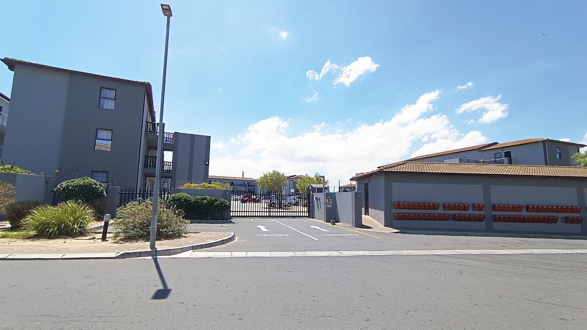 Front View of property in Parklands