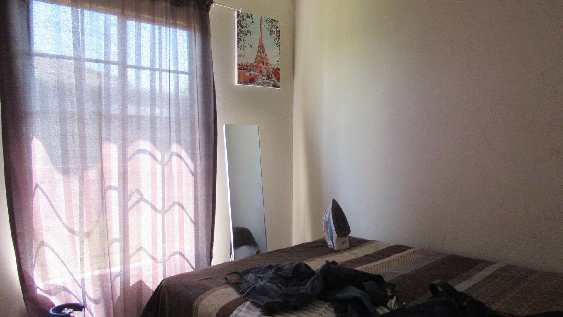 Bed Room 1 - 8 square meters of property in Sky City
