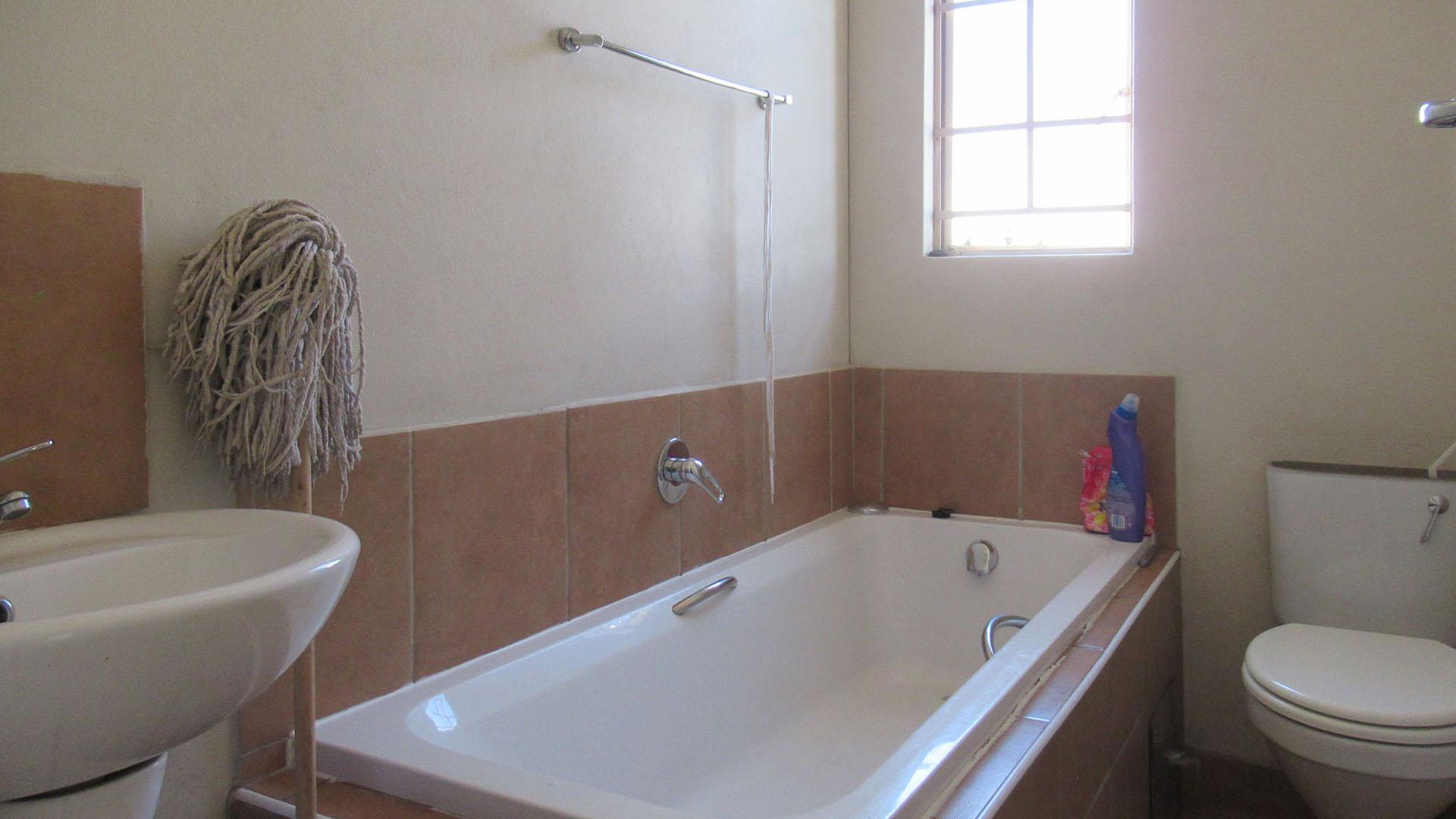 Bathroom 1 - 3 square meters of property in Sky City