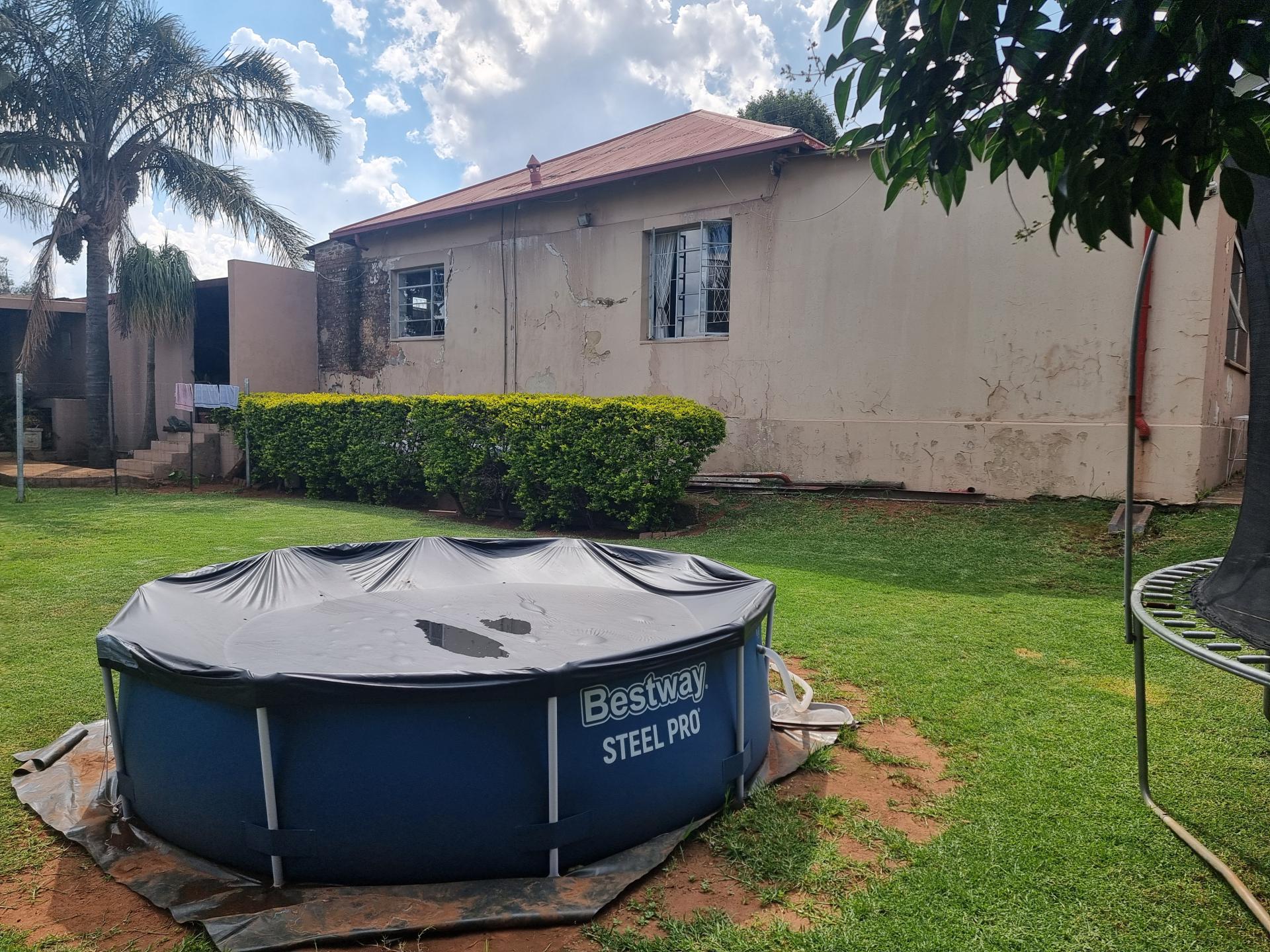  of property in Primrose