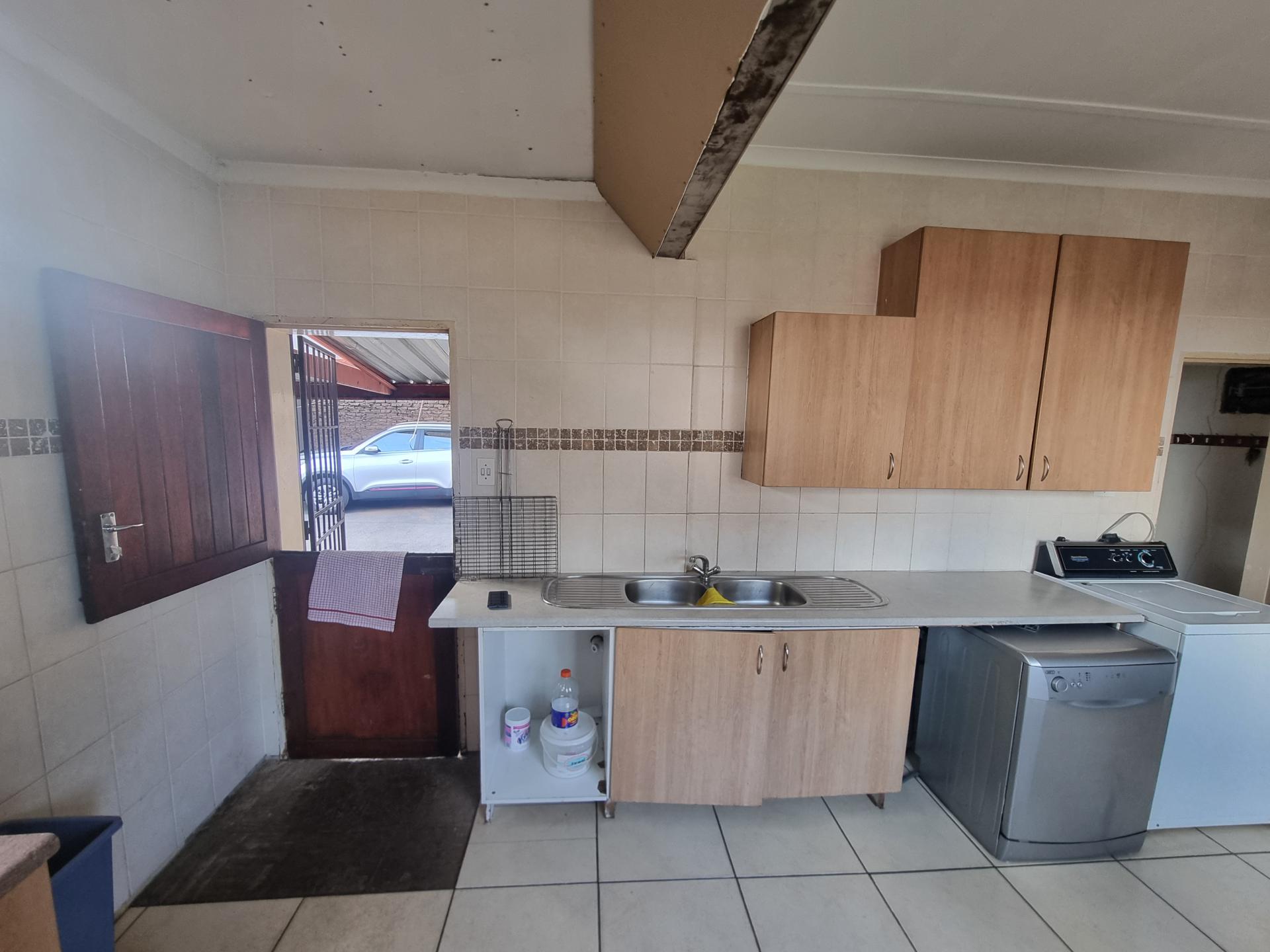  of property in Primrose