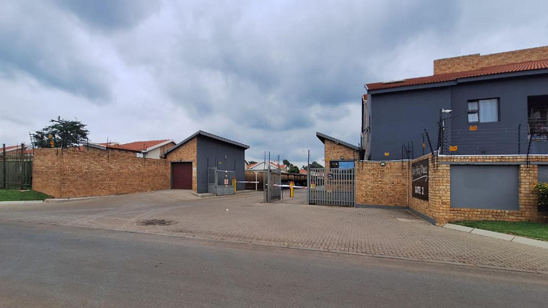 Front View of property in Brentwood Park AH