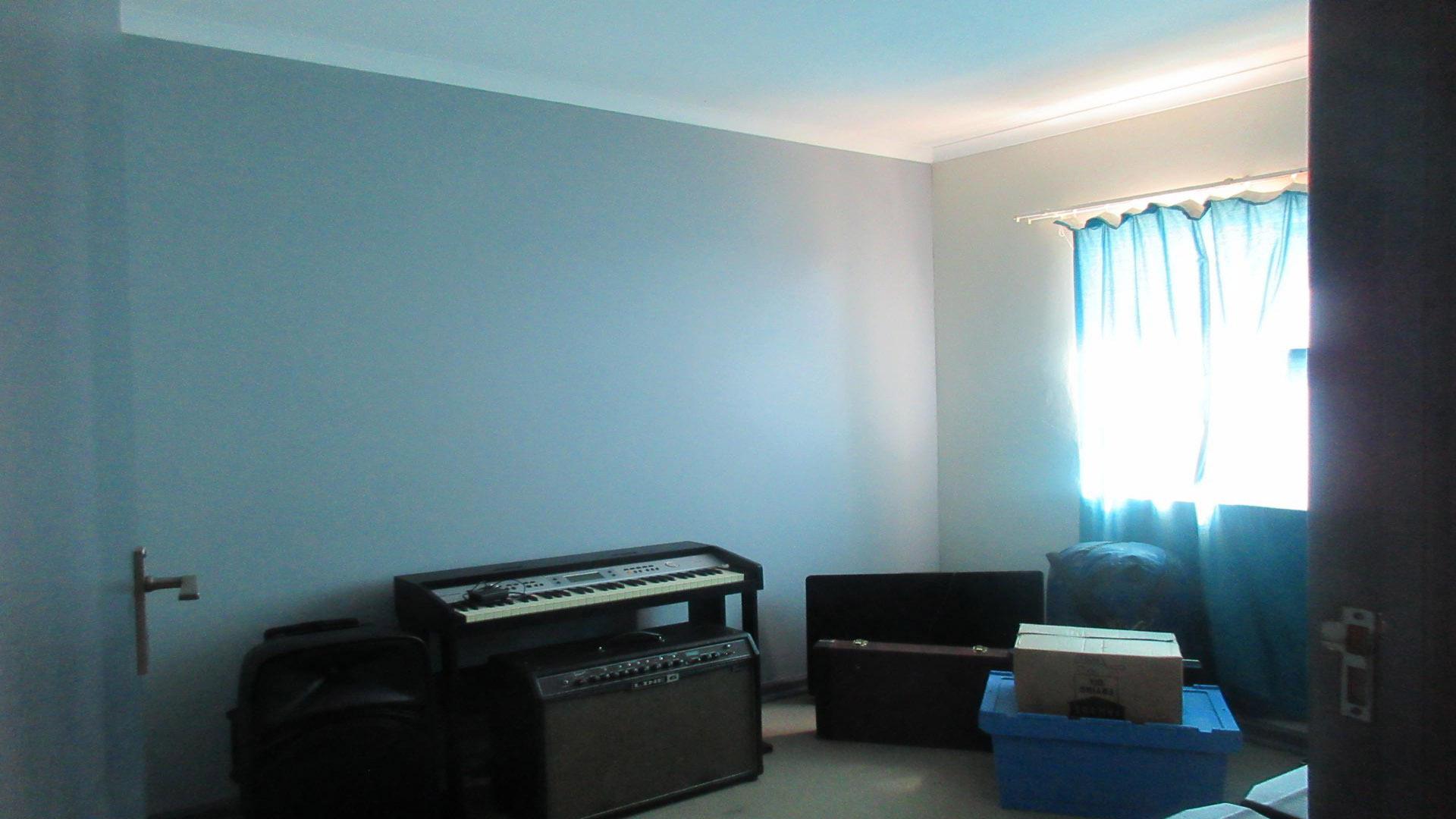 Bed Room 1 of property in Port Alfred