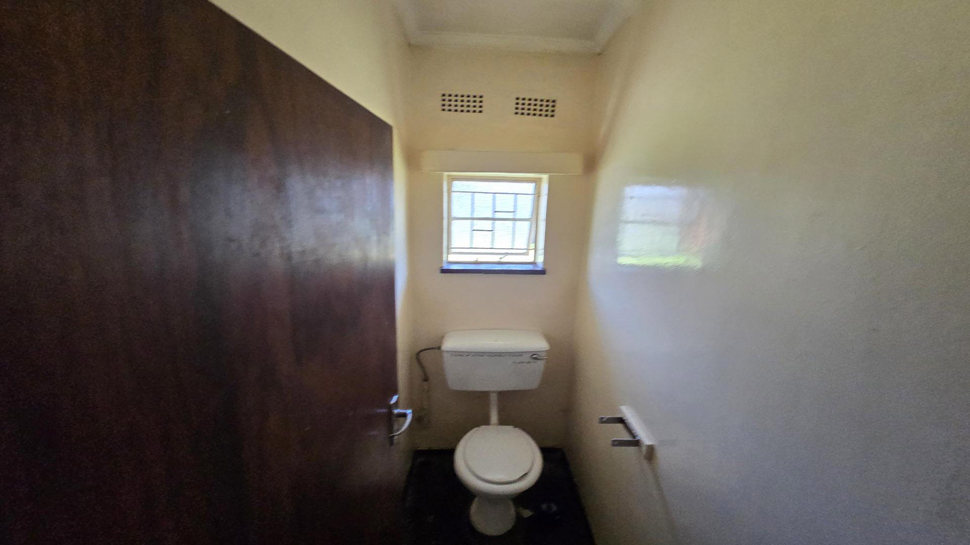 Bathroom 1 of property in Evander