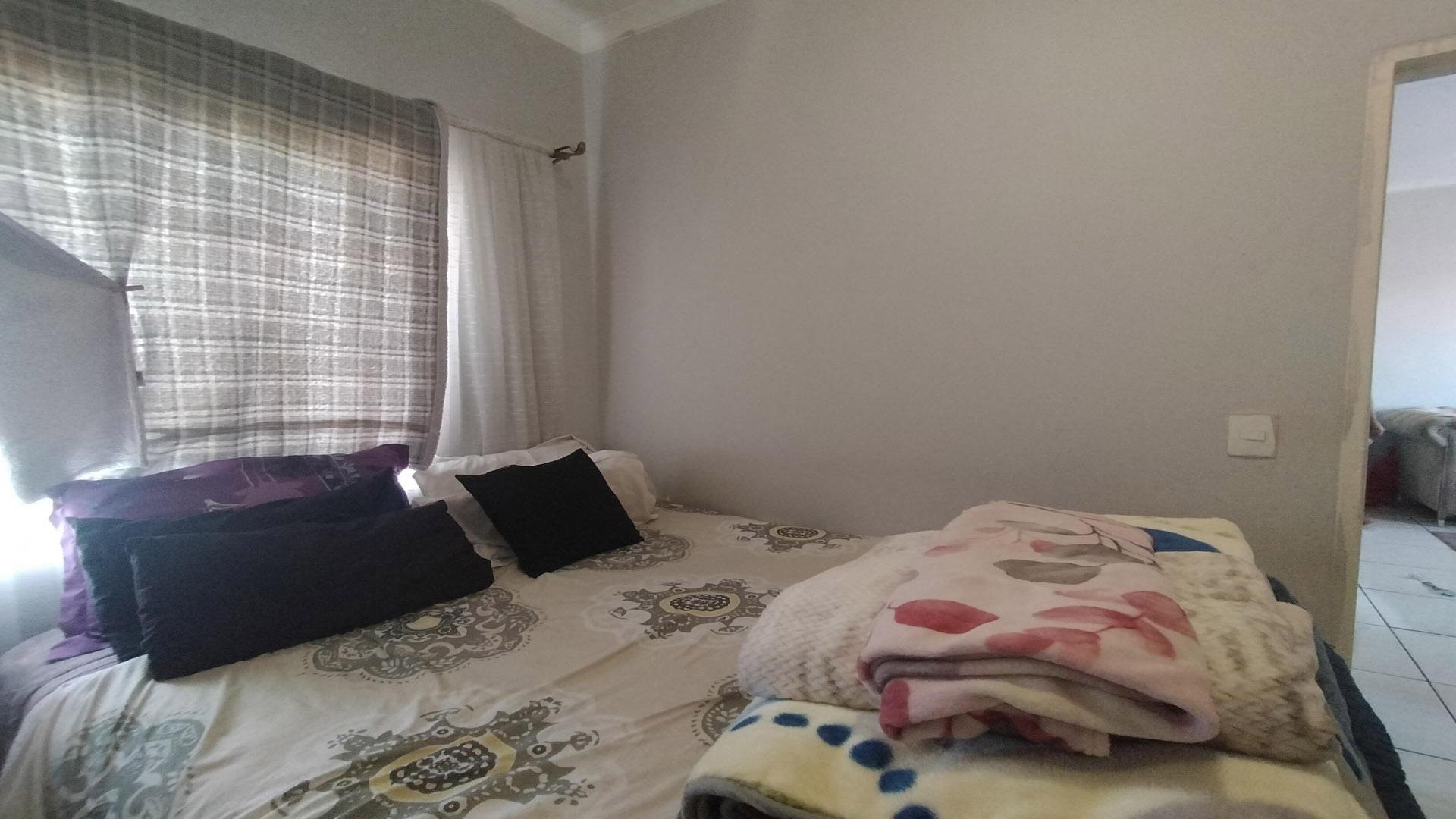 Bed Room 1 of property in South Hills