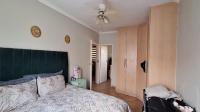 Main Bedroom - 17 square meters of property in Dalpark