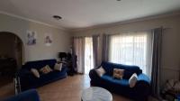 Lounges - 25 square meters of property in Dalpark