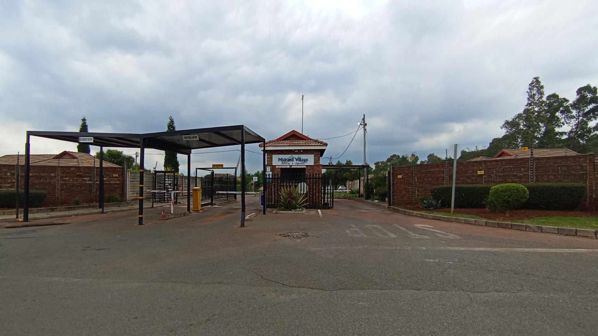 Front View of property in Clayville