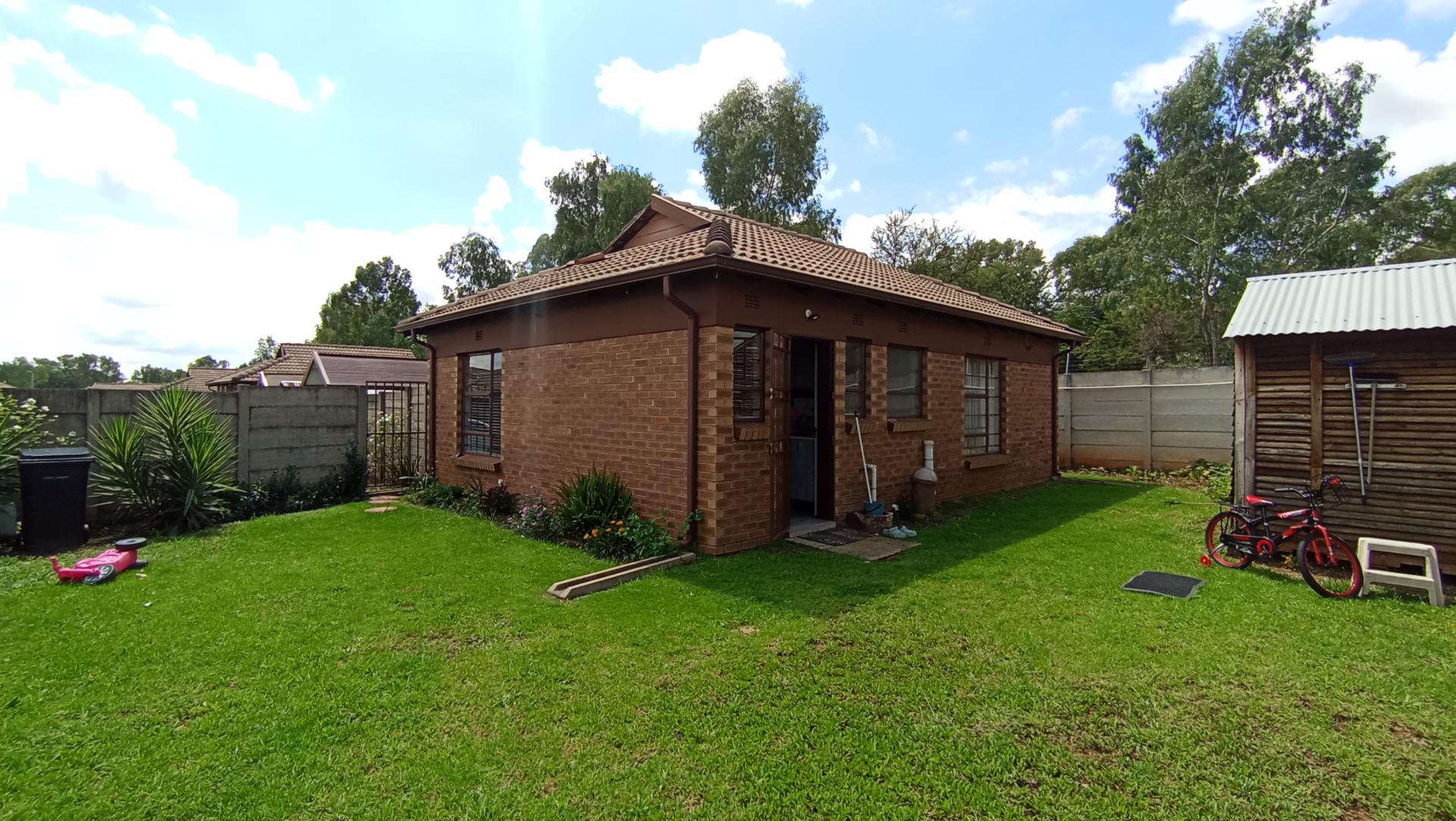 Front View of property in Clayville