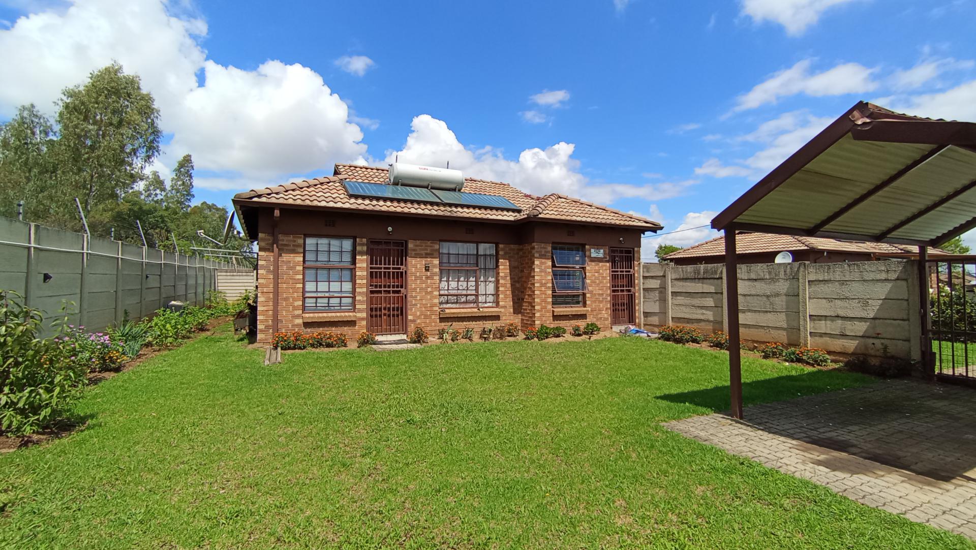 Front View of property in Clayville