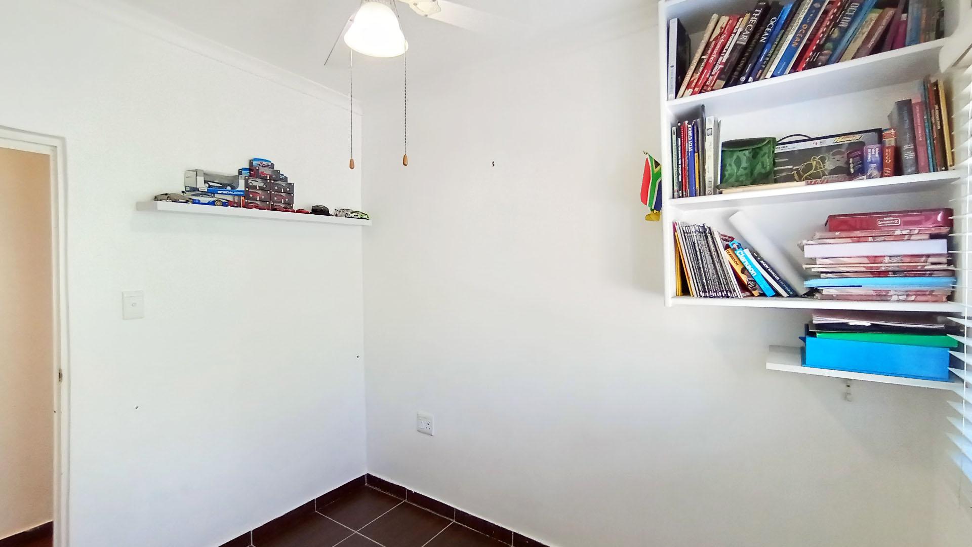 Bed Room 1 - 9 square meters of property in Moorton