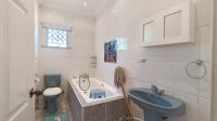 Bathroom 1 - 6 square meters of property in Moorton