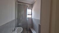 Bathroom 1 - 5 square meters of property in Daggafontein