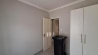Bed Room 1 - 10 square meters of property in Daggafontein