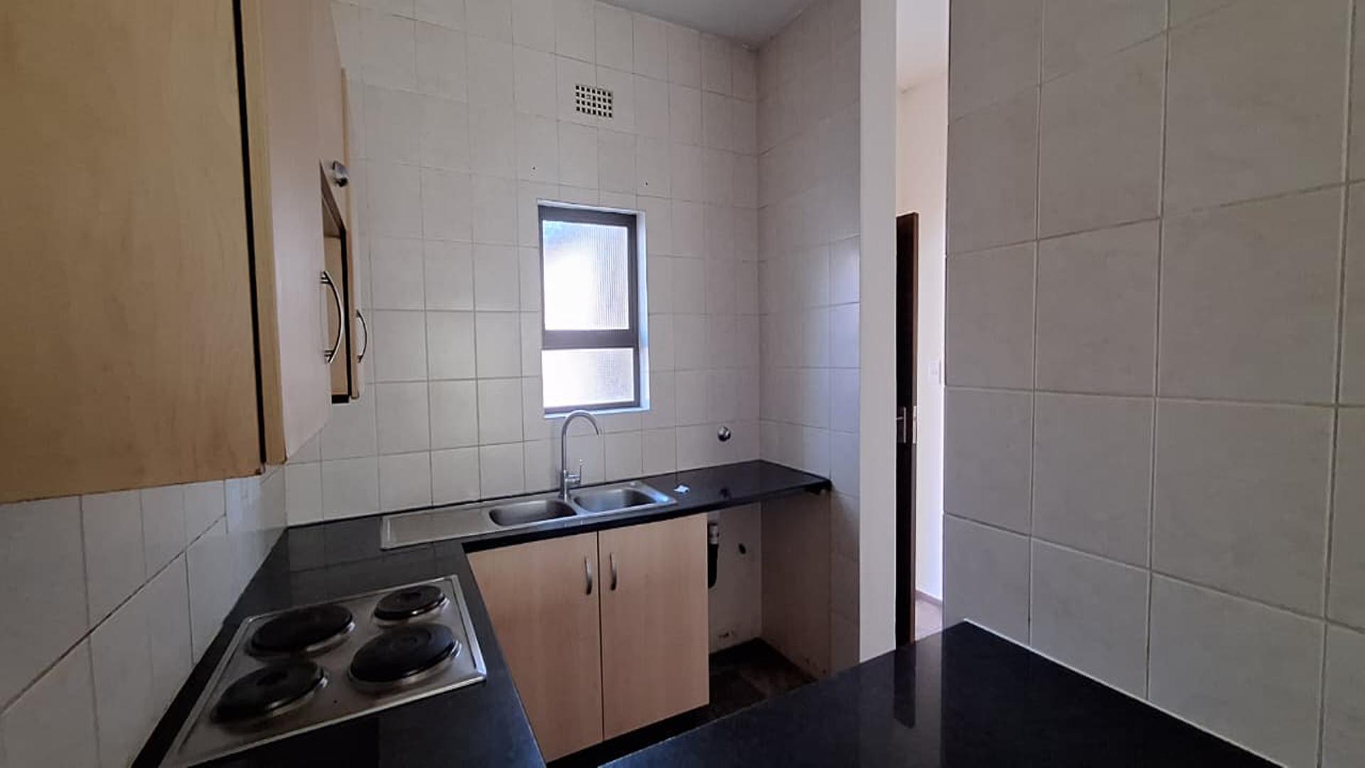 Kitchen - 7 square meters of property in Lone Hill