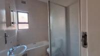 Bathroom 1 - 6 square meters of property in Lone Hill