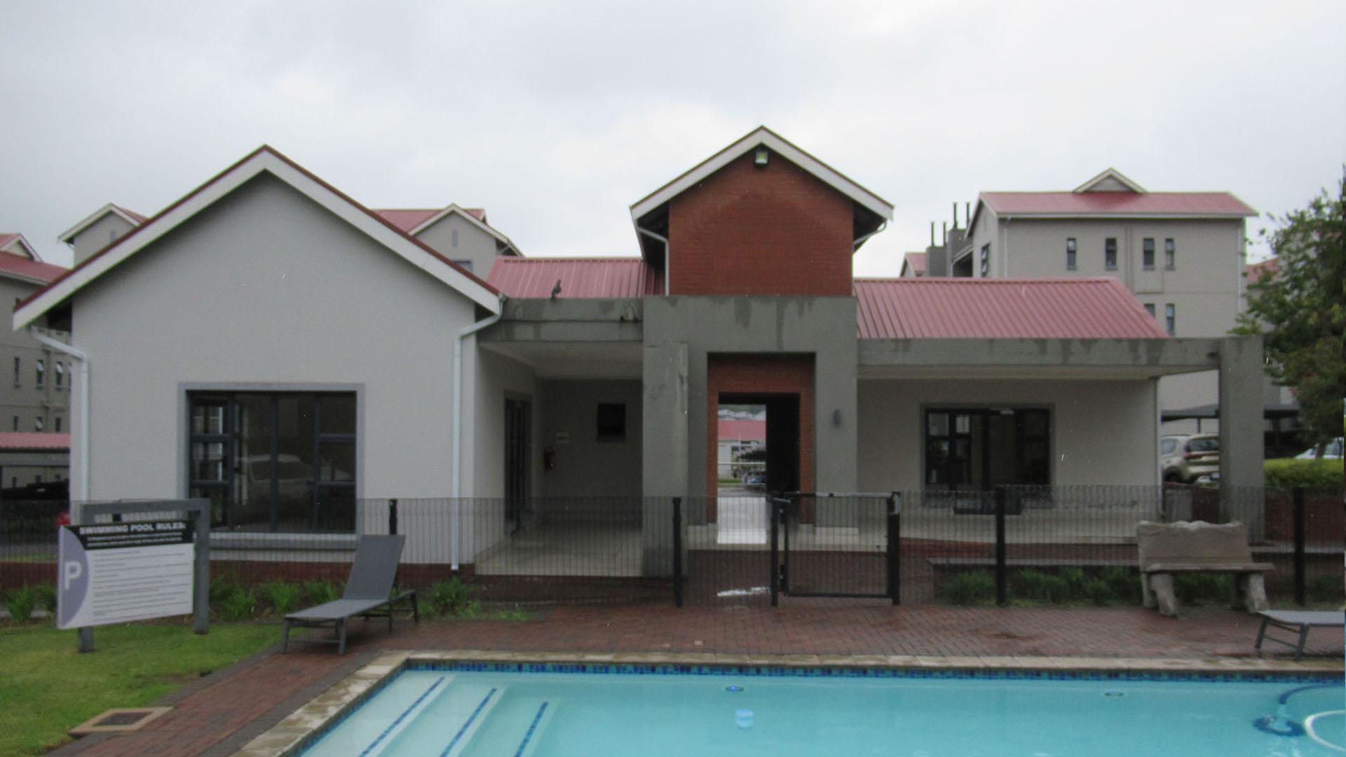 Swimming Pool of property in Westlake View