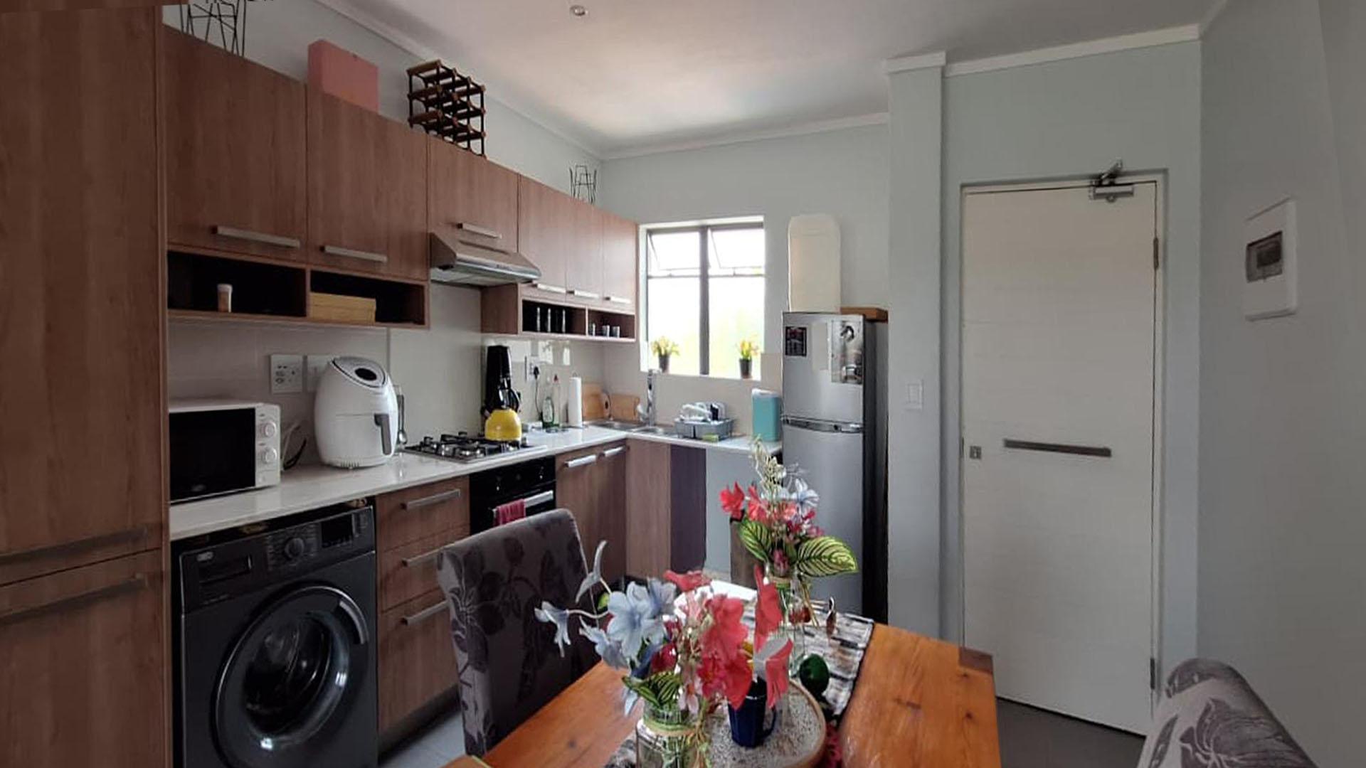 Kitchen - 9 square meters of property in Lone Hill