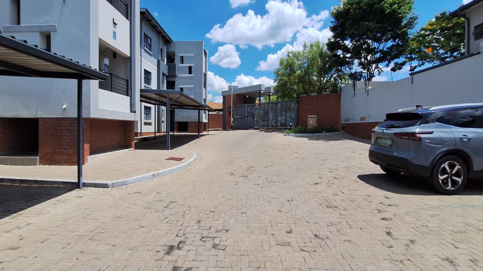 Front View of property in Lone Hill