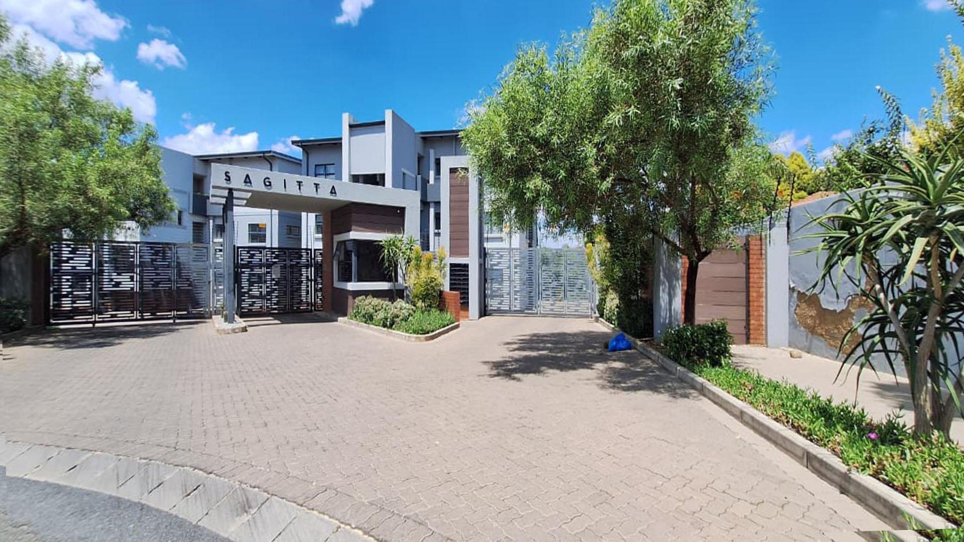 Front View of property in Lone Hill