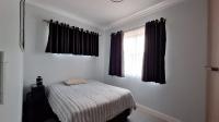Bed Room 1 - 13 square meters of property in Lone Hill